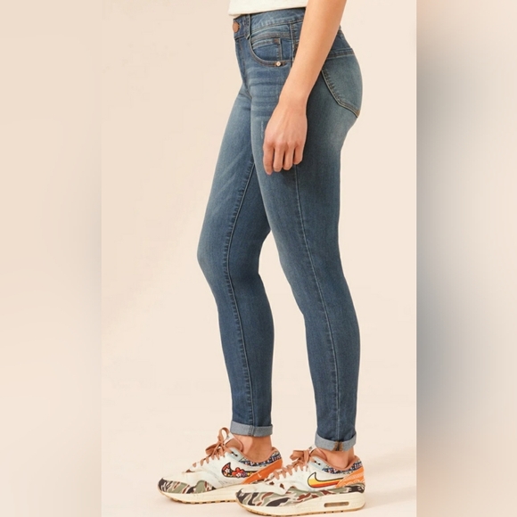 Democracy "Ab"solution® Cuffed Indigo Ankle Skimmer Jean in Indigo Size 14 - Picture 3 of 10